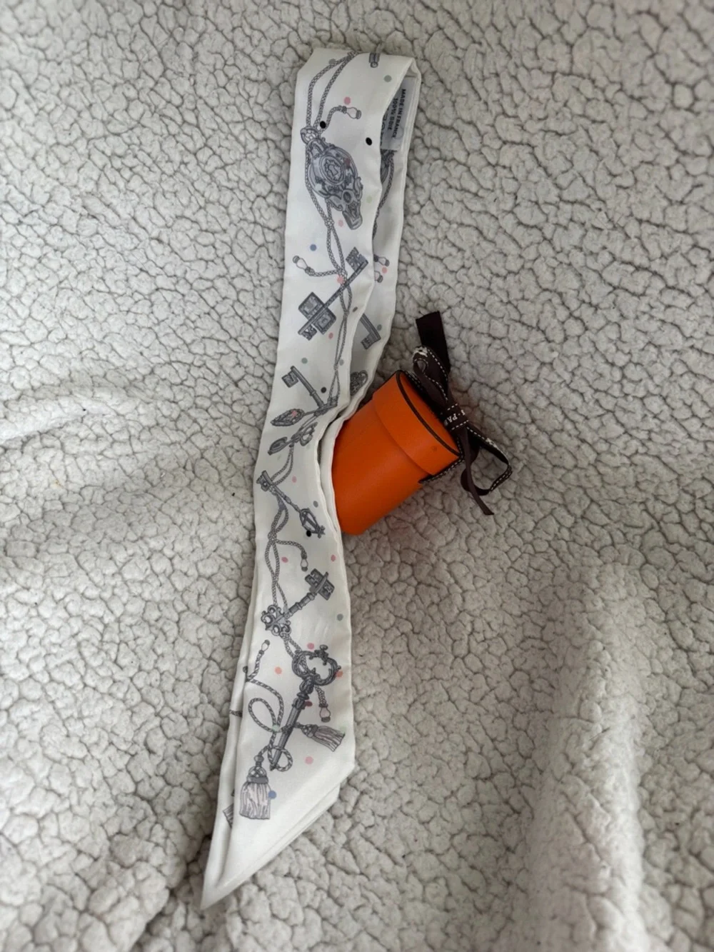 Hermès Paris Les Cles A Pois Twilly white, gray and pink dots - Picture 2 of 7